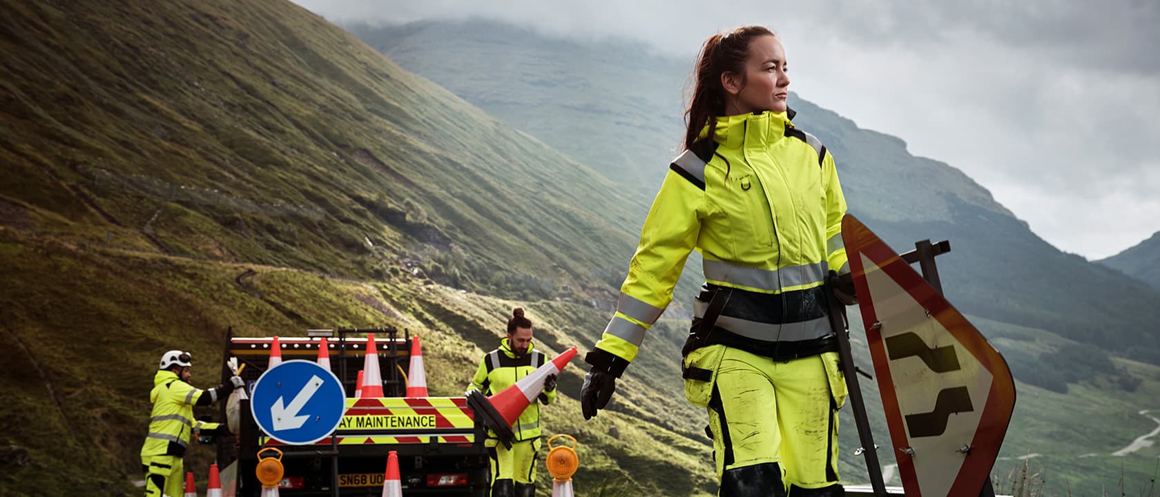 highvis_woman1_1680x720