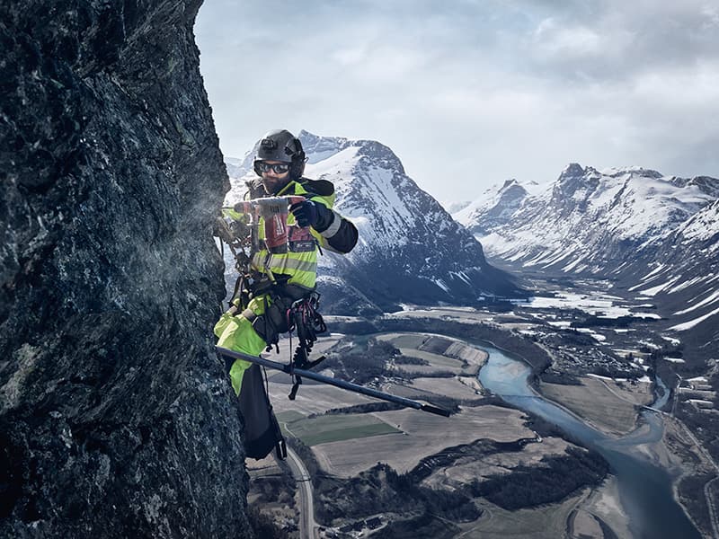 fear-no-element_highvis_2_22-jpg