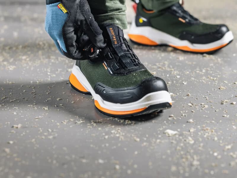 Striker-Shoe-800x600-1